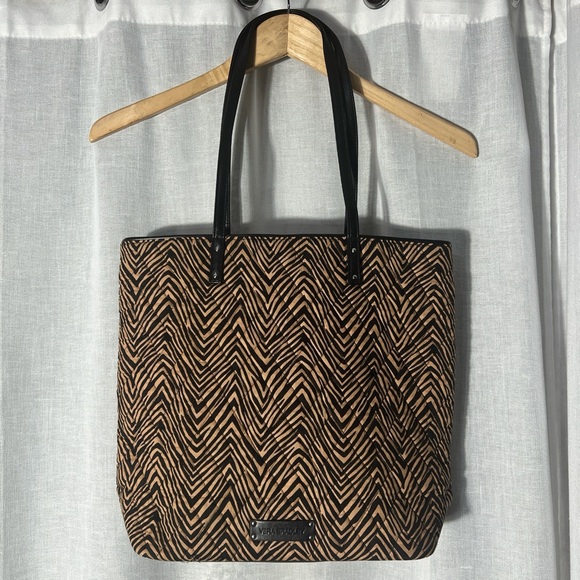 Vera Bradley Handbags - Vera Bradley Black and Tan Animal Print Chevron Tote